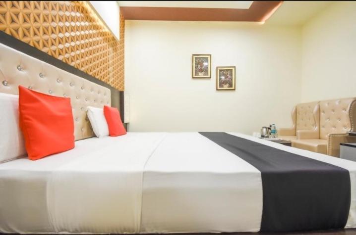 Hotel Ravi Residency Jalandhar Exterior foto